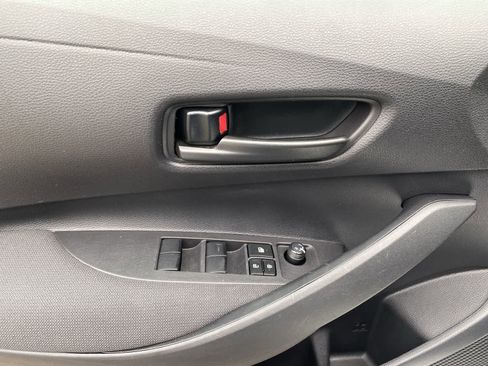 Used 2025 Toyota Corolla LE image 19