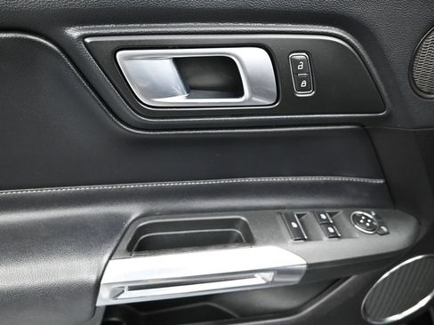 Used 2022 Ford Mustang Premium RWD image 19