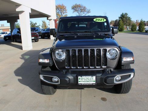 Certified 2021 Jeep Gladiator Sport image 3