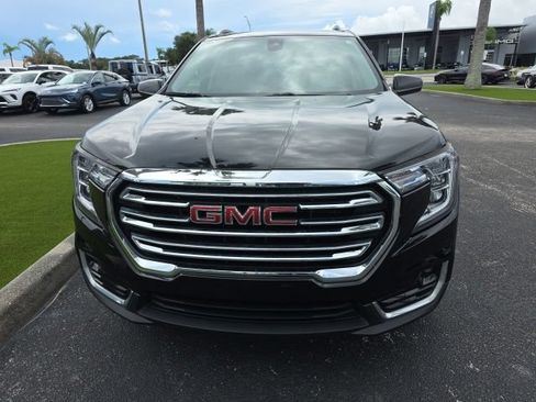 Used 2022 GMC Terrain SLT FWD image 2