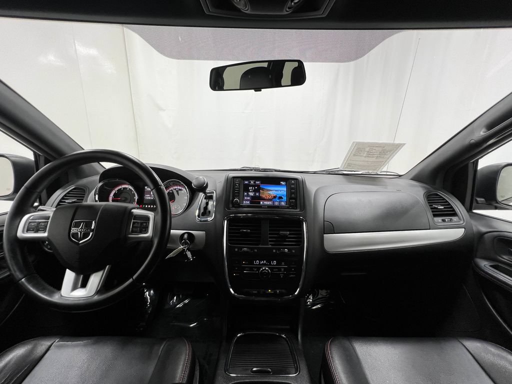 Used 2016 Dodge Grand Caravan R/T FWD image 18