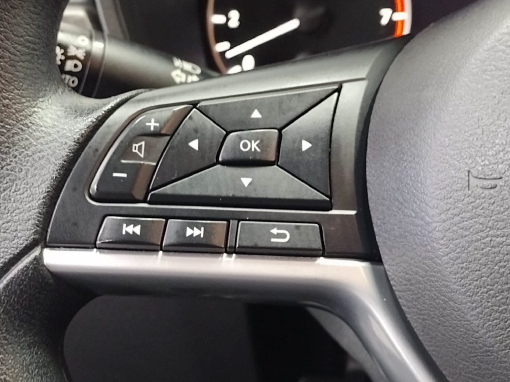 Used 2025 Nissan Altima 2.5 SV FWD image 24