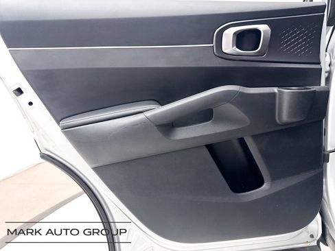 Used 2021 Kia Sorento LX FWD image 26