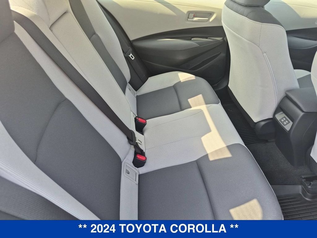 Used 2024 Toyota Corolla LE FWD image 28