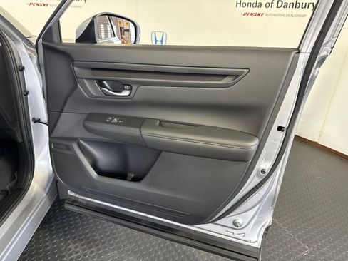 Used 2024 Honda CR-V LX image 5