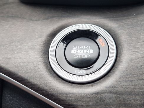 Used 2024 Jeep Grand Cherokee L Limited image 21