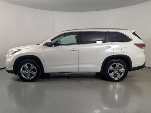Used 2014 Toyota Highlander Limited w/ Driver Technology Package FWD image 4