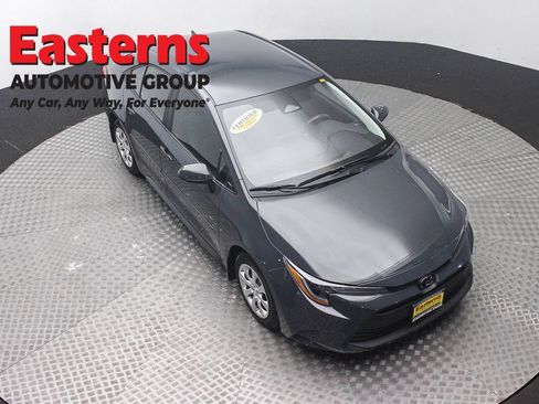 Used 2025 Toyota Corolla LE FWD image 3