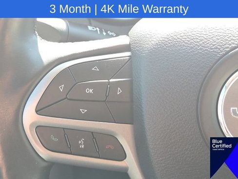 Used 2019 Jeep Cherokee Limited FWD image 39