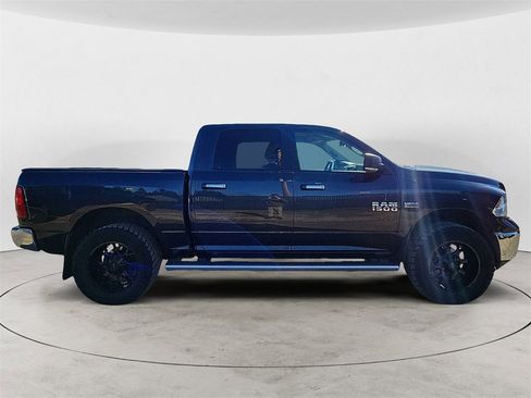 Used 2017 RAM 1500 Classic SLT w/ SLT Plus D￩cor Group image 6