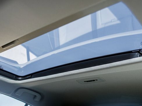 Used 2024 Toyota Prius XLE image 30