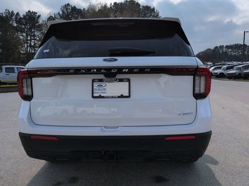 New 2026 Ford Explorer Active AWD/4WD image 5