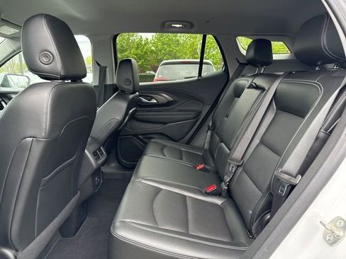 Used 2024 GMC Terrain SLT AWD/4WD image 18