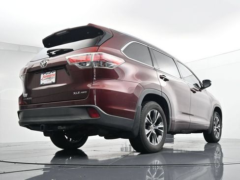 Used 2016 Toyota Highlander XLE AWD/4WD image 37