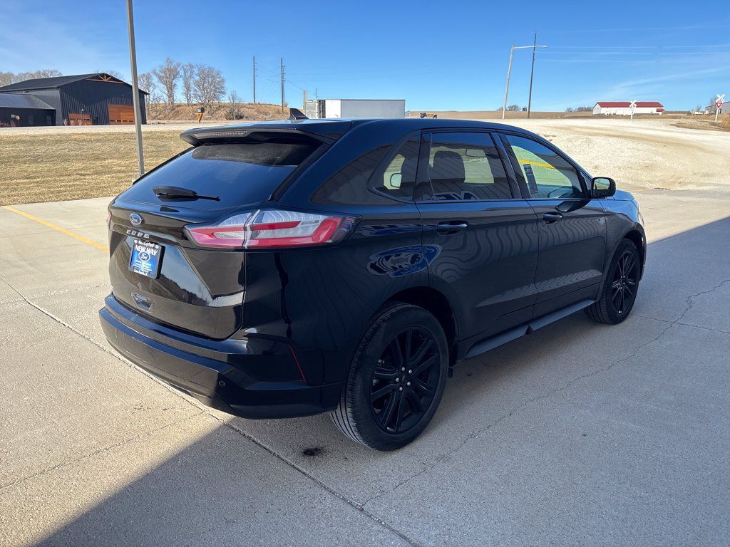 Certified 2024 Ford Edge ST-Line AWD/4WD image 6