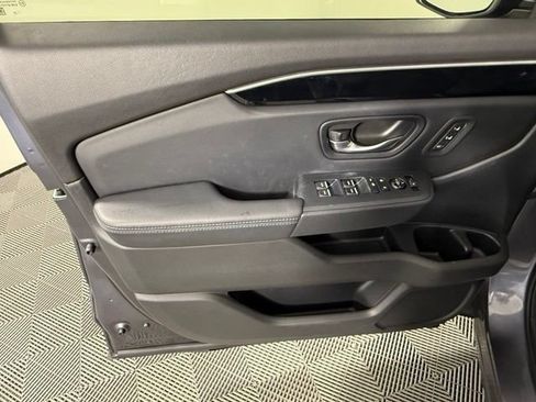 Used 2025 Honda Pilot EX-L image 15