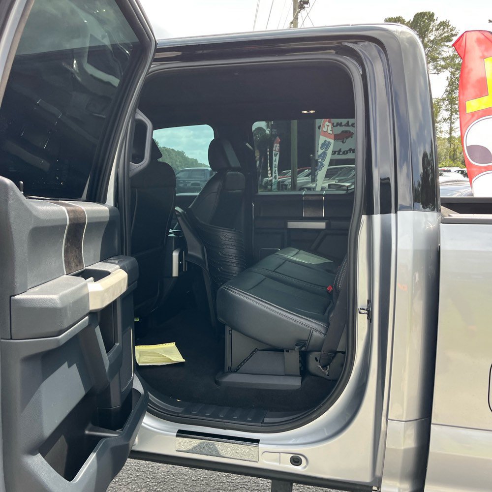 Used 2022 Ford F250 Lariat w/ Black Appearance Package AWD/4WD image 31