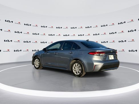Used 2020 Toyota Corolla LE image 6