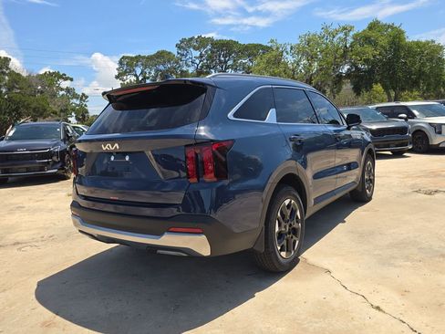 New 2026 Kia Sorento S FWD image 8