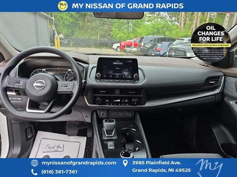 Used 2023 Nissan Rogue SV AWD/4WD image 13