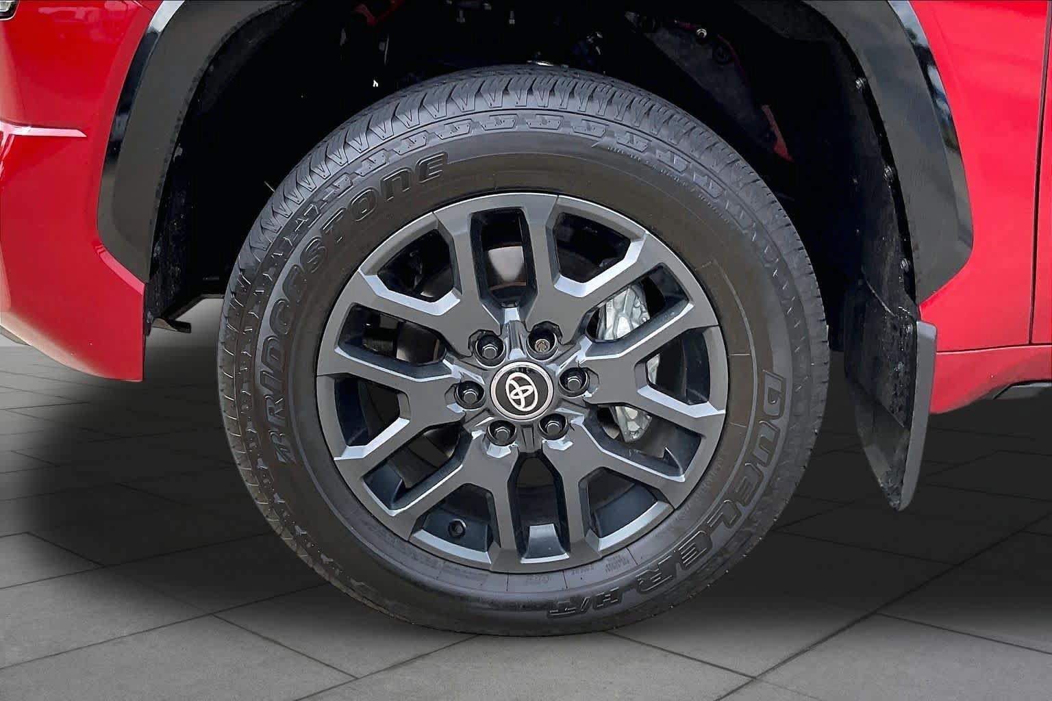Used 2025 Toyota Tundra Platinum AWD/4WD image 11