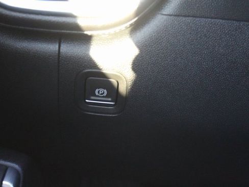 Used 2020 Chevrolet Silverado 2500 LTZ w/ LTZ Texas Edition image 33