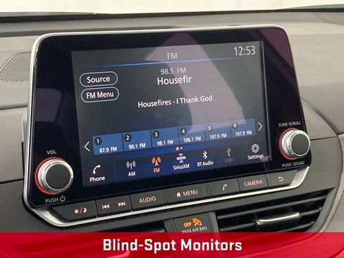 Used 2025 Nissan Altima 2.5 SV FWD image 3