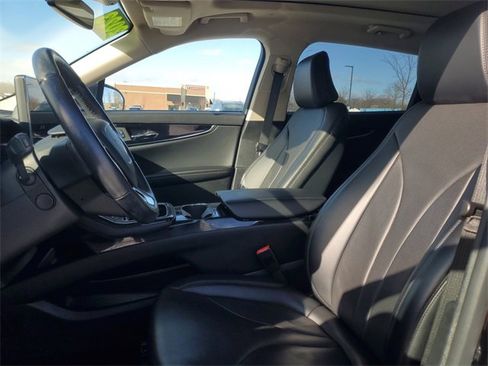 Certified 2023 Lincoln Nautilus Reserve image 9