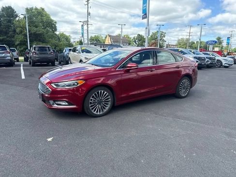 Used 2017 Ford Fusion SE w/ Fusion SE Technology Package FWD image 3