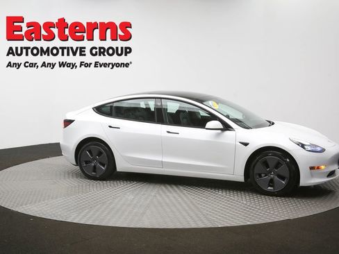 Used 2022 Tesla Model 3 Standard Range image 42