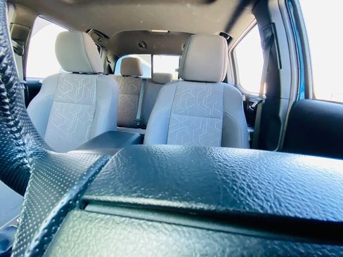 Used 2016 Toyota Tacoma TRD Sport RWD image 32