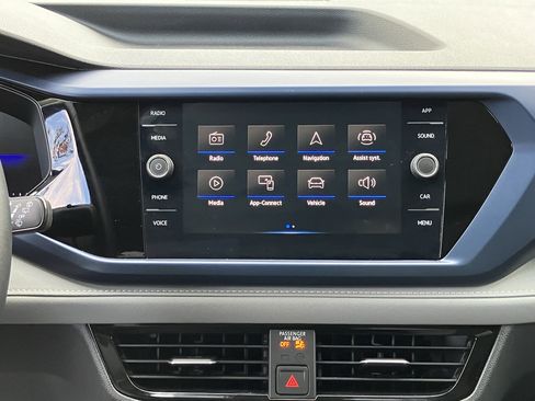 Used 2024 Volkswagen Taos SE image 26