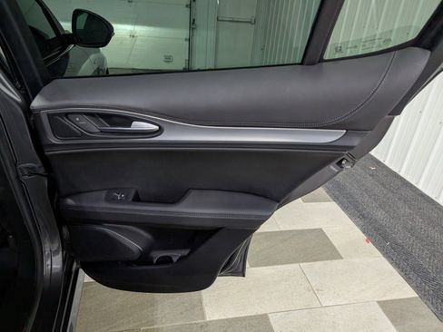 Used 2023 Alfa Romeo Stelvio Veloce image 25