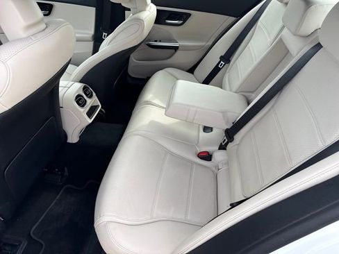 Used 2023 Mercedes-Benz C 300 4MATIC Sedan image 19