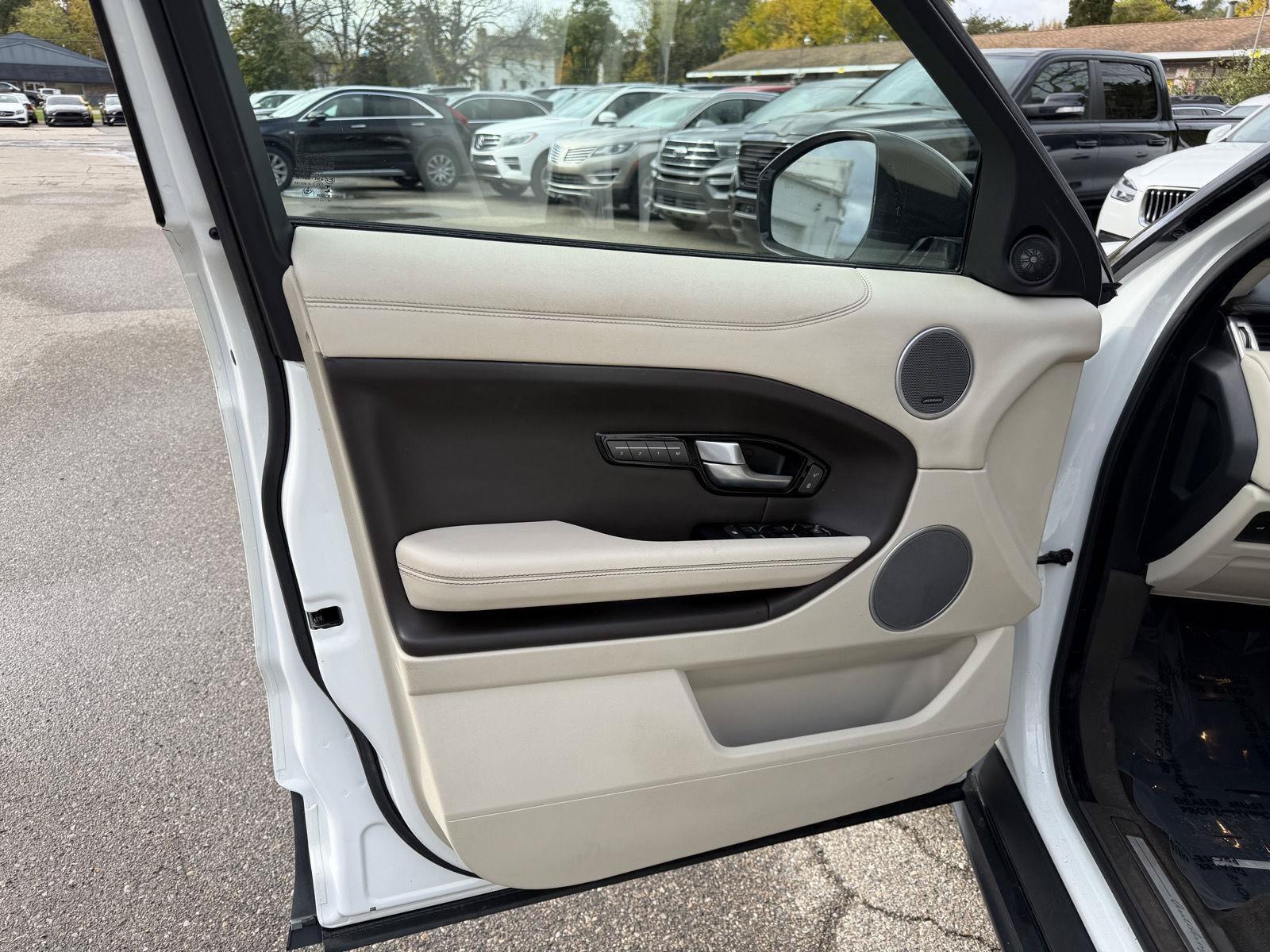 Used 2017 Land Rover Range Rover Evoque Autobiography AWD/4WD image 10
