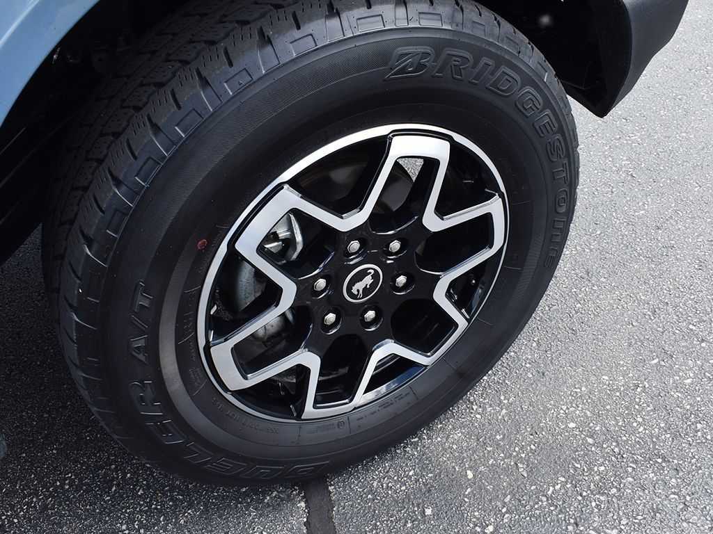 Used 2023 Ford Bronco Outer Banks AWD/4WD image 9