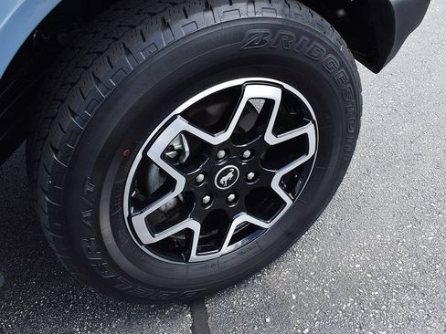 Used 2023 Ford Bronco Outer Banks AWD/4WD image 9