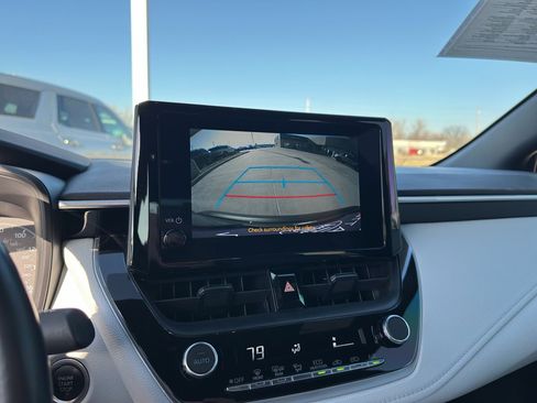 Used 2024 Toyota Corolla SE w/ SE Premium Package image 19