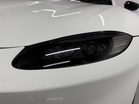 Used 2019 Aston Martin V8 Vantage Coupe RWD image 27