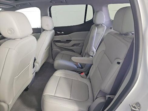 Used 2020 GMC Acadia SLT w/ LPO, Floor Liner Package AWD/4WD image 7