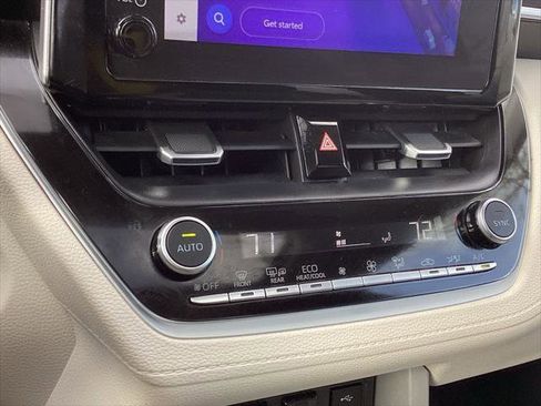 Certified 2024 Toyota Corolla Cross XLE w/ Convenience Package image 19