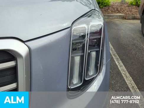 Used 2025 Kia Telluride S FWD image 8
