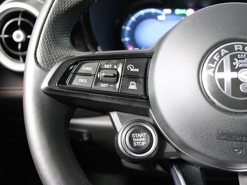 Used 2024 Alfa Romeo Tonale Ti image 18