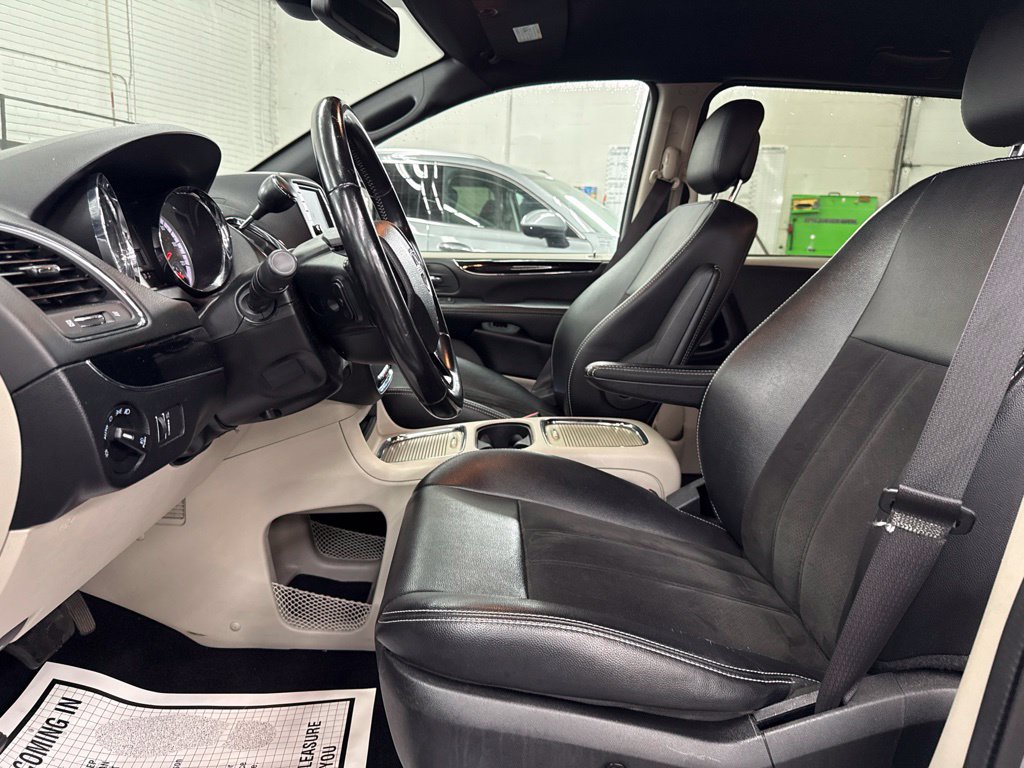 Used 2019 Dodge Grand Caravan SXT FWD image 9