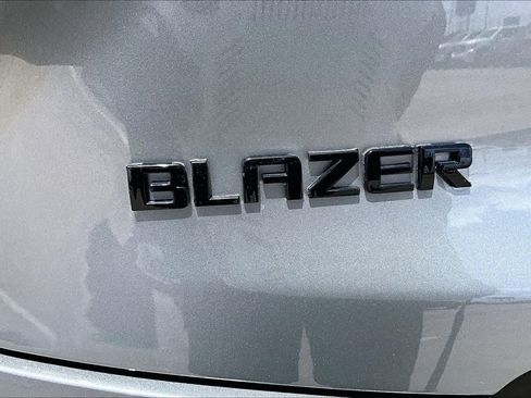Used 2025 Chevrolet Blazer RS FWD image 31