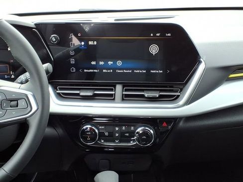New 2026 Chevrolet Trax LT w/ LT Convenience Package FWD image 13