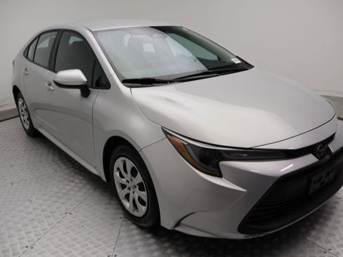 Used 2023 Toyota Corolla LE FWD image 6