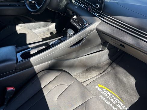 Used 2021 Hyundai Elantra SEL w/ Convenience Package image 37