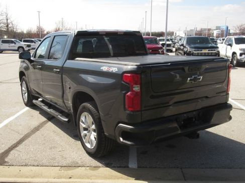 Used 2021 Chevrolet Silverado 1500 Custom w/ LPO, Dark Essentials Package image 2