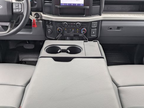 New 2025 Ford F350 XL w/ XL Chrome Package image 19